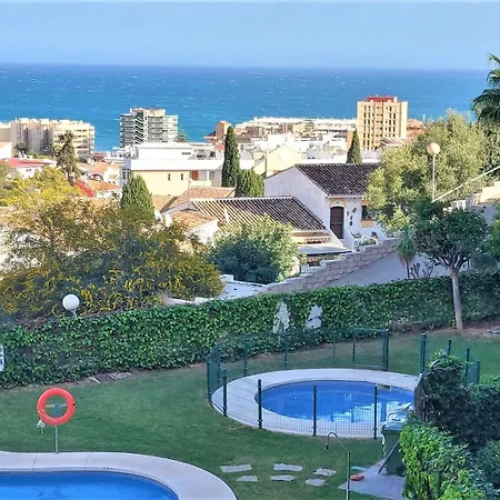 Sunny Lovely 2 Bedroom With Pool