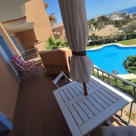 Sunny Lovely 2 Bedroom With Pool Apartment *