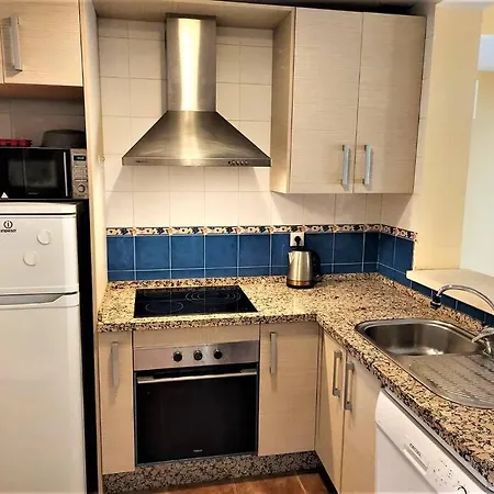 Sunny Lovely 2 Bedroom With Pool