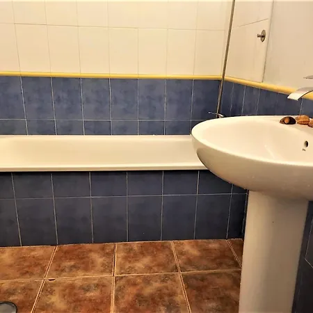 Apartment Sunny Lovely 2 Bedroom With Pool *