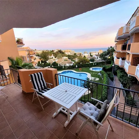Sunny Lovely 2 Bedroom With Pool *