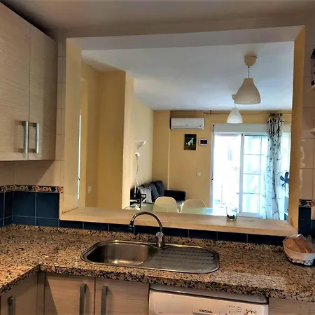 Sunny Lovely 2 Bedroom With Pool Apartment *