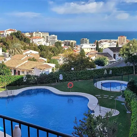 Sunny Lovely 2 Bedroom With Pool